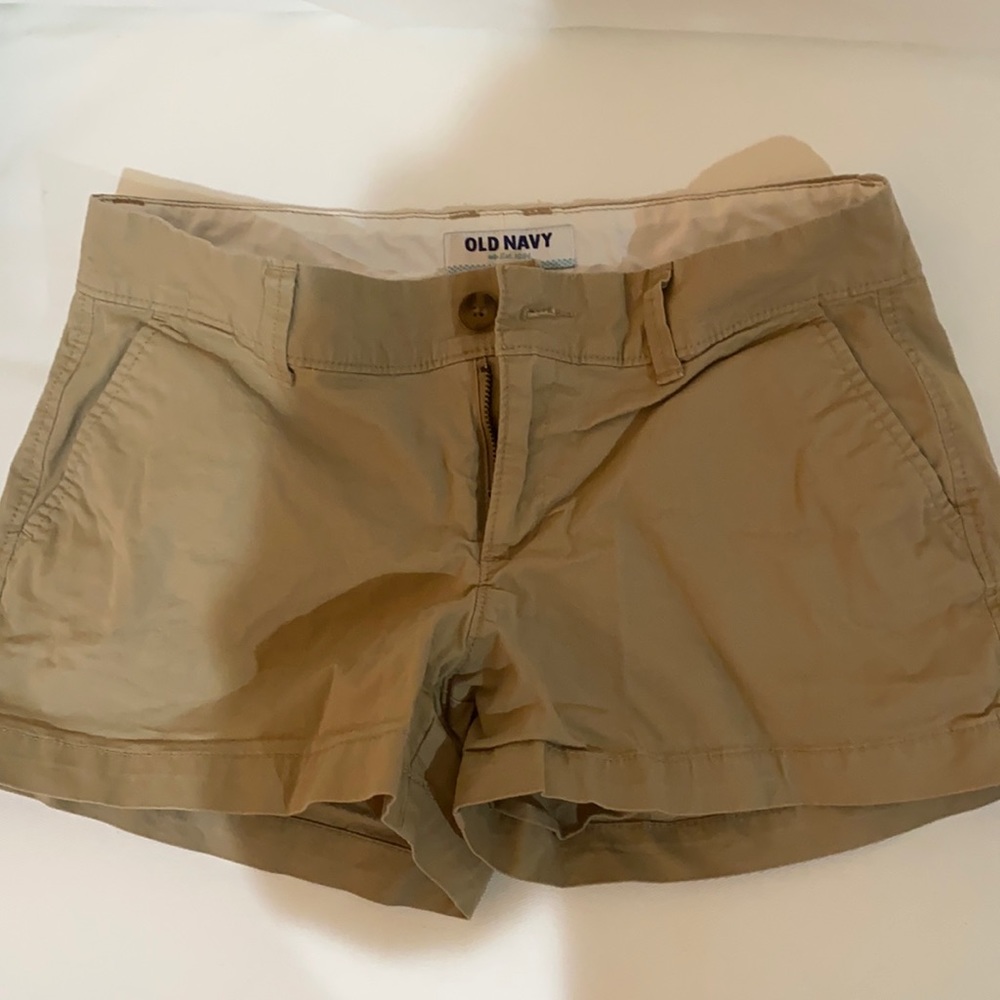 Old Navy kaki short 2